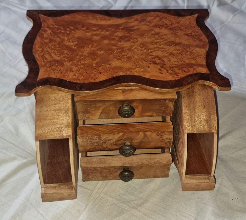 Cutie de bijuterii vintage din radacina de thuya