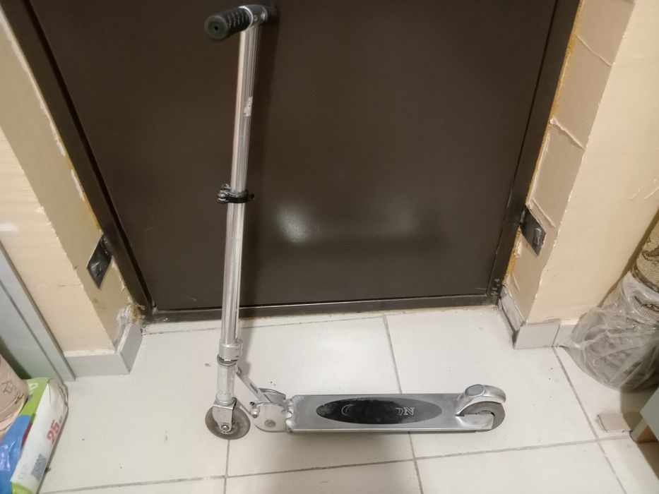 Г. Астана. Самокат, с задним тормозом