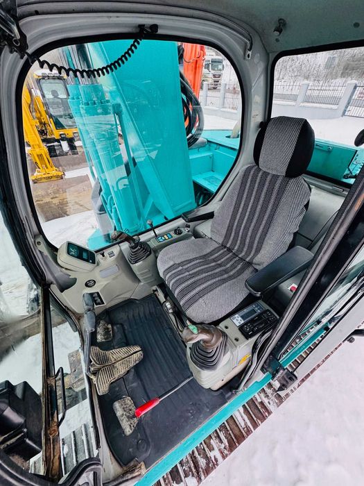 Excavator senile cu lama Kobelco SK 135, an fab. 2004, 15 tone, 2 cupe