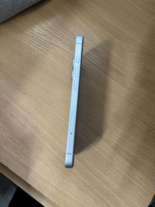 iPhone 16 новый, отличное состояние