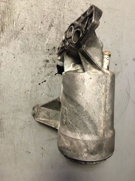 Caracasa filtru ulei 2.2 dci  renault laguna 2