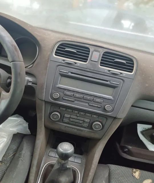 Dezmembrez  VW Golf 6, an 2009, motor 1.6 benzina 102cp cod motor BSE,  dezmembrari piese cutie