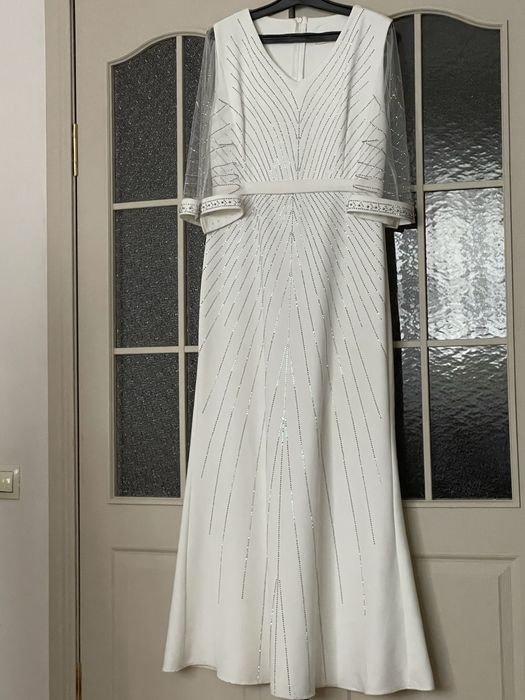 Платье белое