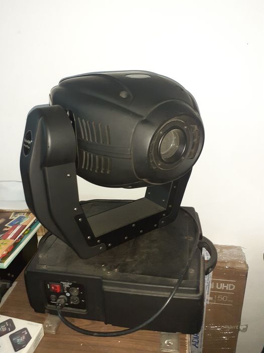 Moving Head Futurelight Dj Head 575