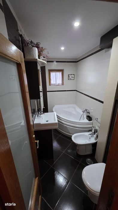 Apartament 3 Camere Et1/3- Zona Razboieni