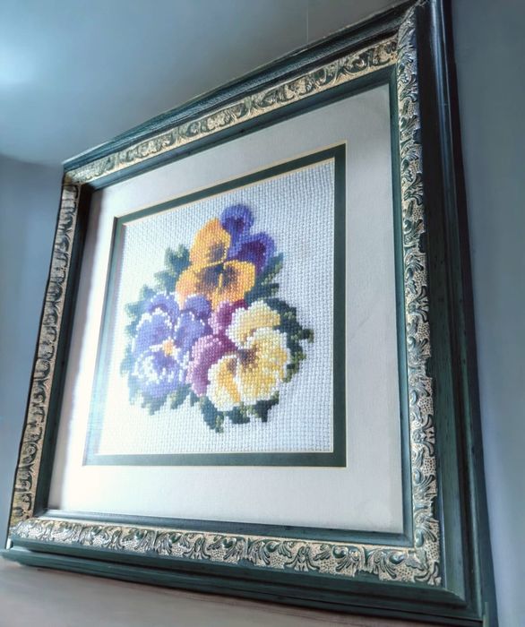 Картина вышивка в рамке