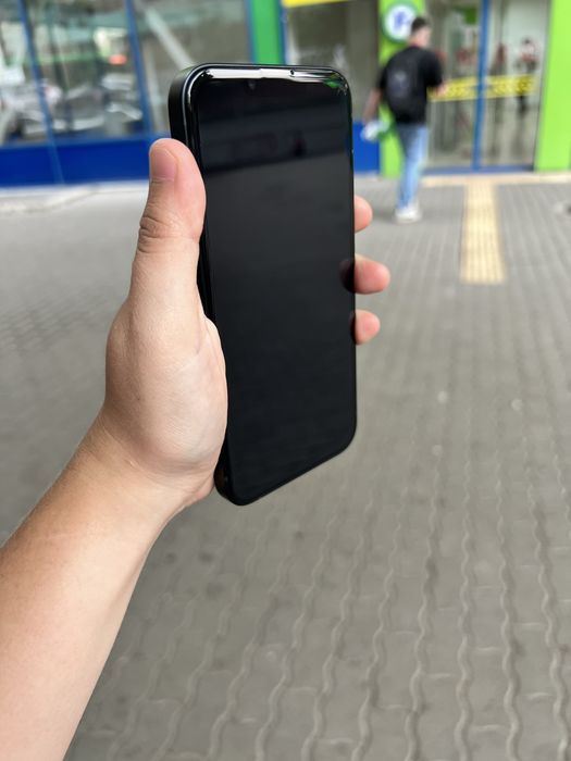 Продам Iphone 14
