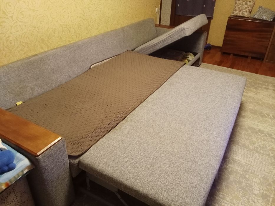 Срочно продам диван