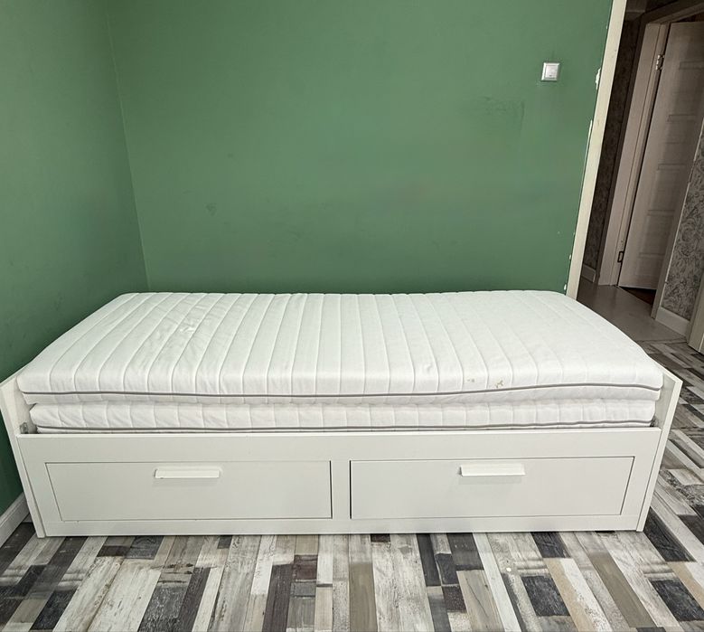 Кровать IKEA двуспальная 160*200
