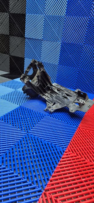 Suport far stanga bmw seria 5 f10 f11 2012