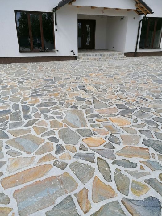 Vând piatra si montez naturala de munte