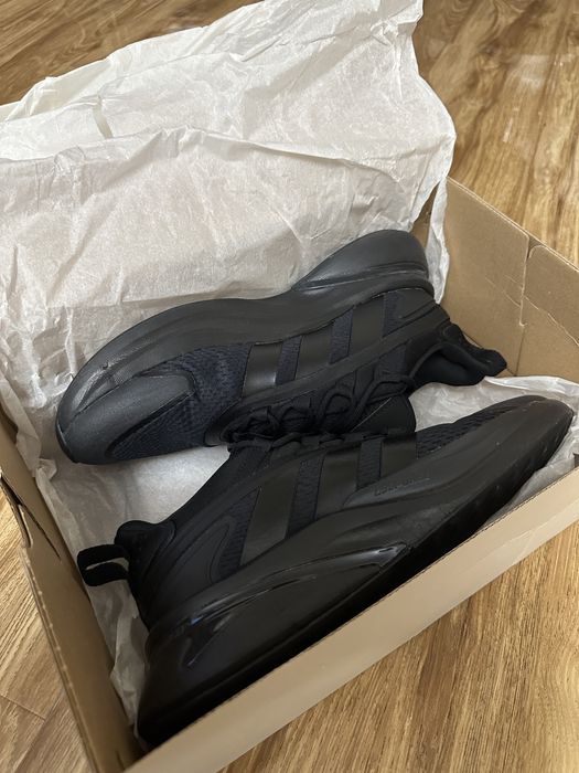 Продам кроссовки Adidas