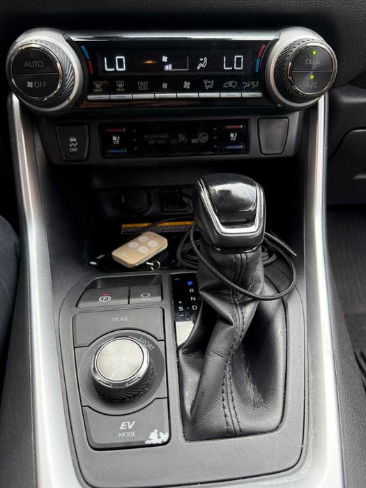 Toyota RAV4 Hybrid 2021 FULL OPTION / Panoramic / JBL / 360° / Top Spec