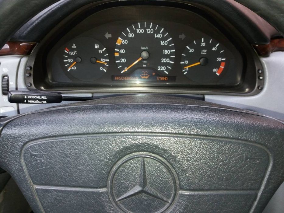 Мерцедес Е 300 95г