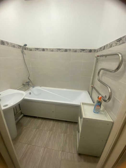 2комнаталы квартира ұзақ уақытқа арендаға беріледі