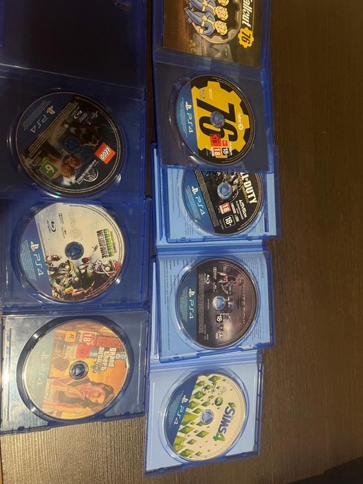 Продам плейстейшн 4 хорошое состояния