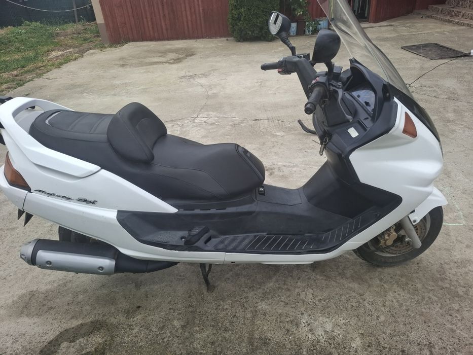 Vând scuter Yamaha majesty DX250