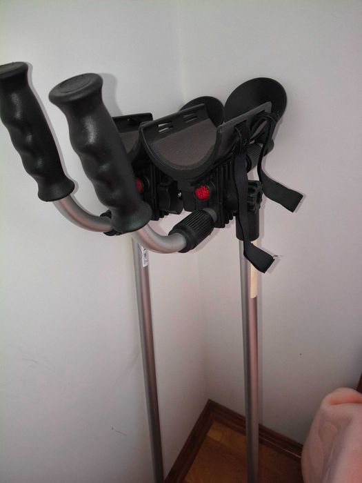 Канадка бастун с опора за предмишница  /цена за един брой/