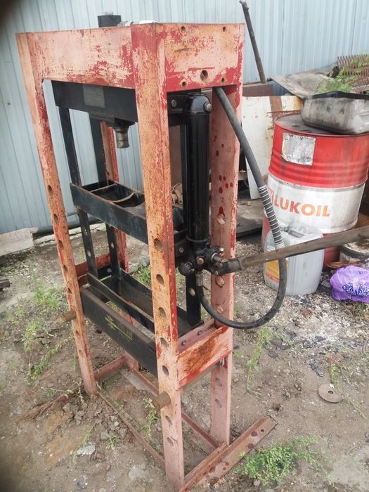 Продам Прес ручной