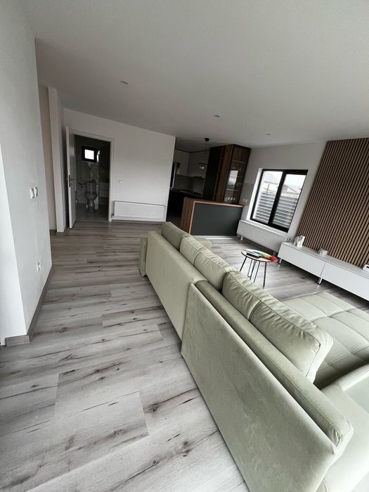 Vand casa noua pentru un inceput serios. Stil, liniste ,echilibru.