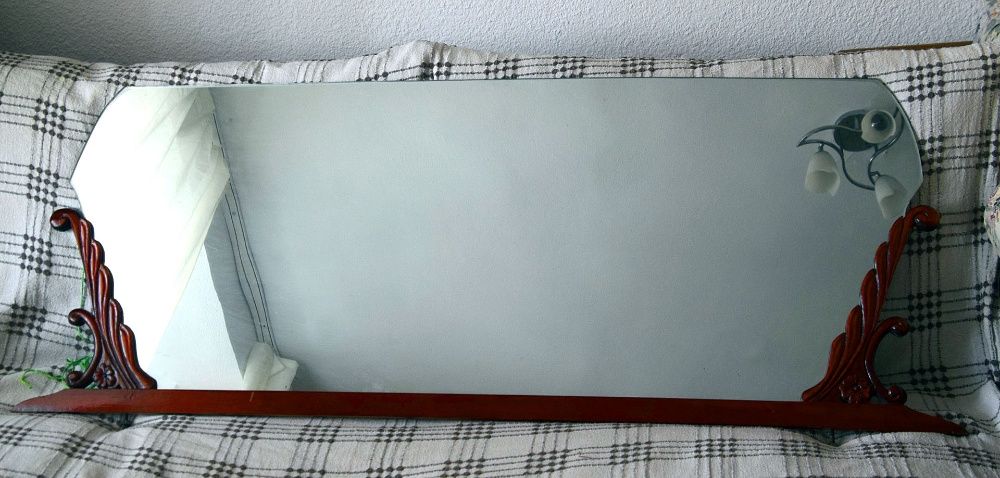 Oglinda model francez. Piesa decor cu stil si eleganta pentru servanta