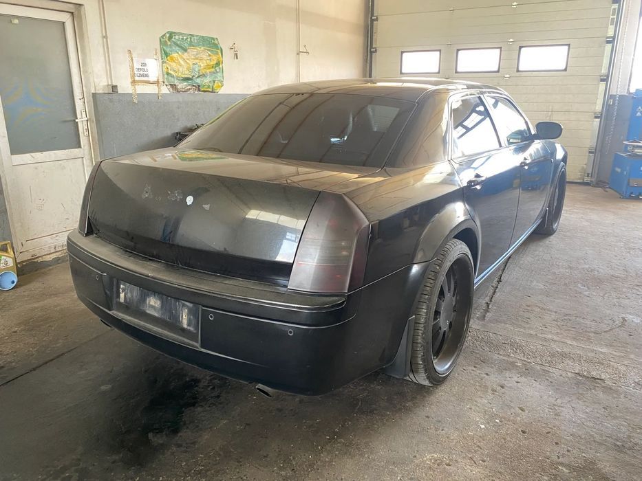 Dezmembrez piese Chrysler 300c