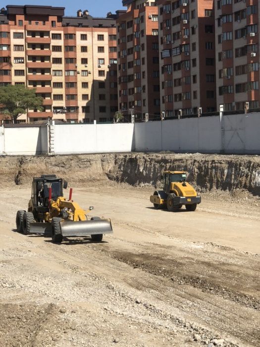 Экскаватор с Гидромолотом самасвали Хово 25 т