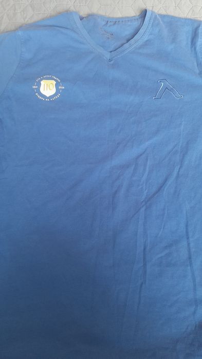 Тениска на Левски,умалена е.Отговаря на М-Л