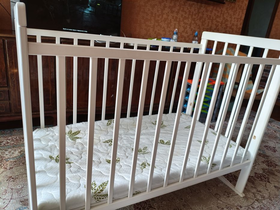 Продам детскую кроватку