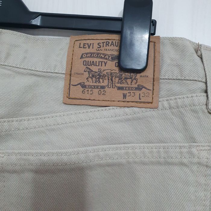 Blugi Levi's.   615    W34. L32