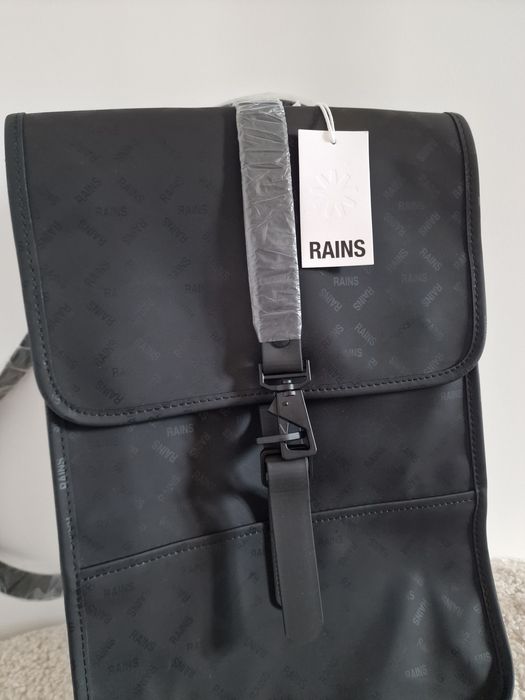 Страхотна раница RAINS нова