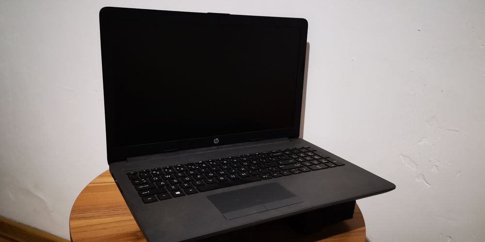 Laptop HP 255 G7