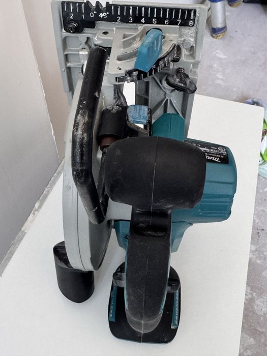 Circular makita 18 v