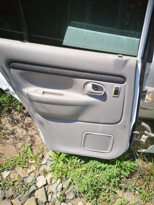 Мазда Демио 2000 гв, двери в сборе.