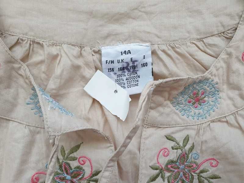 Bluza cu broderii,marimea 14 ani dar merge mai mic,noua fara eticheta