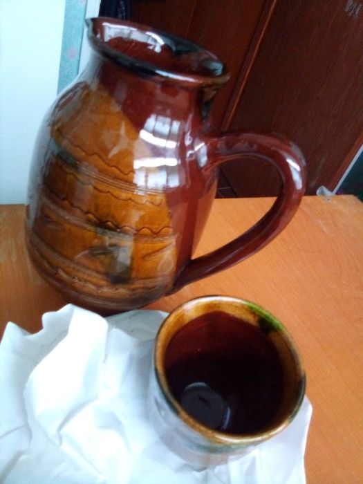 Бълг.порцелан, 6 чинии, ножове,купи,винен сервиз