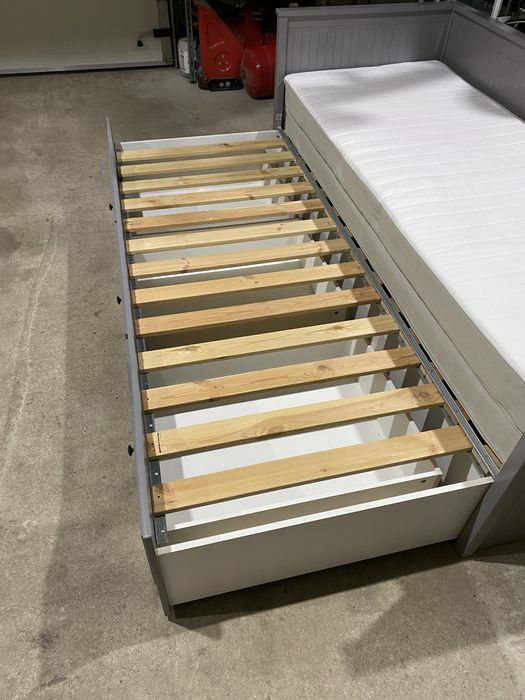 Divan ikea  cu 3sertare