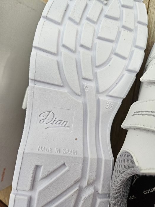 Испански бели обувки- 38н.