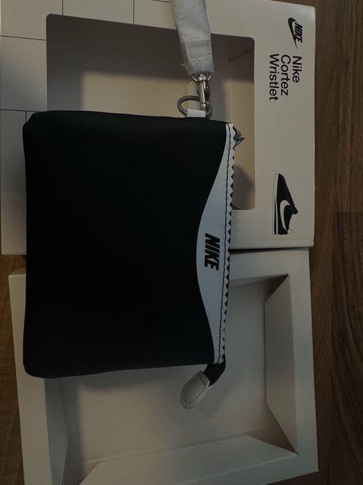 Nike - портфейл