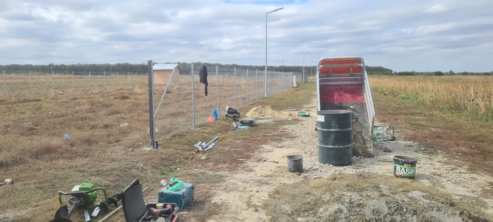 2 loturi de 400 m teren intravilan Sabareni