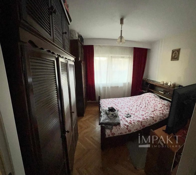 Apartament 4 camere , Calea Floresti ( persoana fizica)