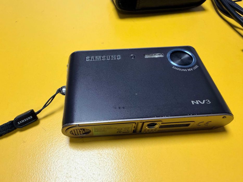 Фотоапарат Samsung NV3 7.2MP Digital Camera
