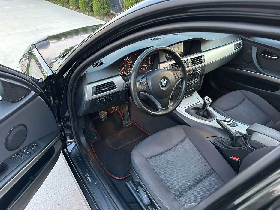 BMW Seria 3  318d  înmatriculată  Cash sau Rate