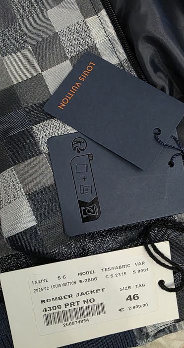 Geaca, model deosebit, Louis Vuitton, mărimea 46
