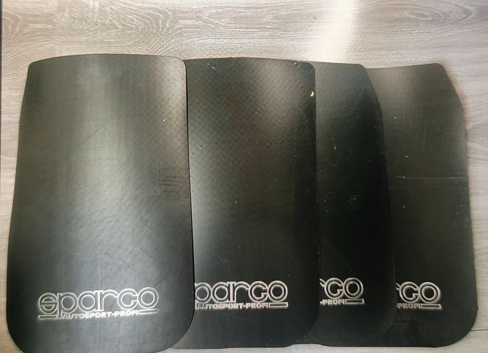 Брызговики для гоночного автомобиля