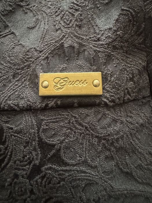 Черен топ  на Guess