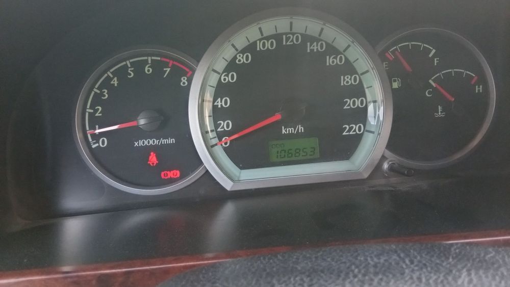 Lacetti 1.8L sotiladi