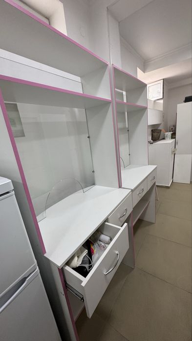 Шкафы витриный для аптеки и магазина