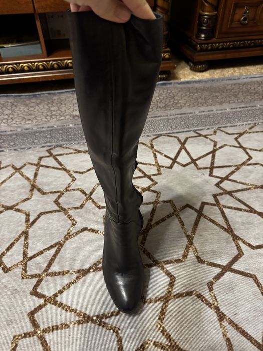 Продам женскте сапоги