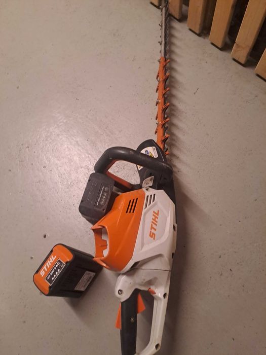 Stihl HSA 100 + 2x Acumulatori